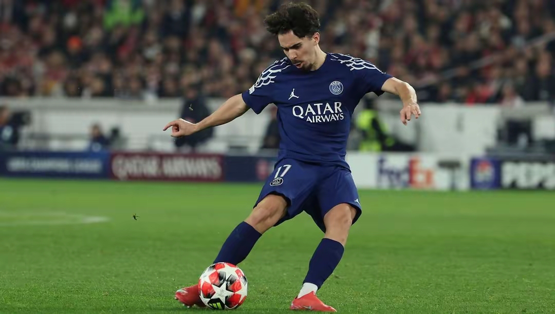 爱游戏活动-今晚欧联传出新动向，巴塞罗那队长鼓劲，管理层表态：气氛紧张，控场能力受关注的简单介绍